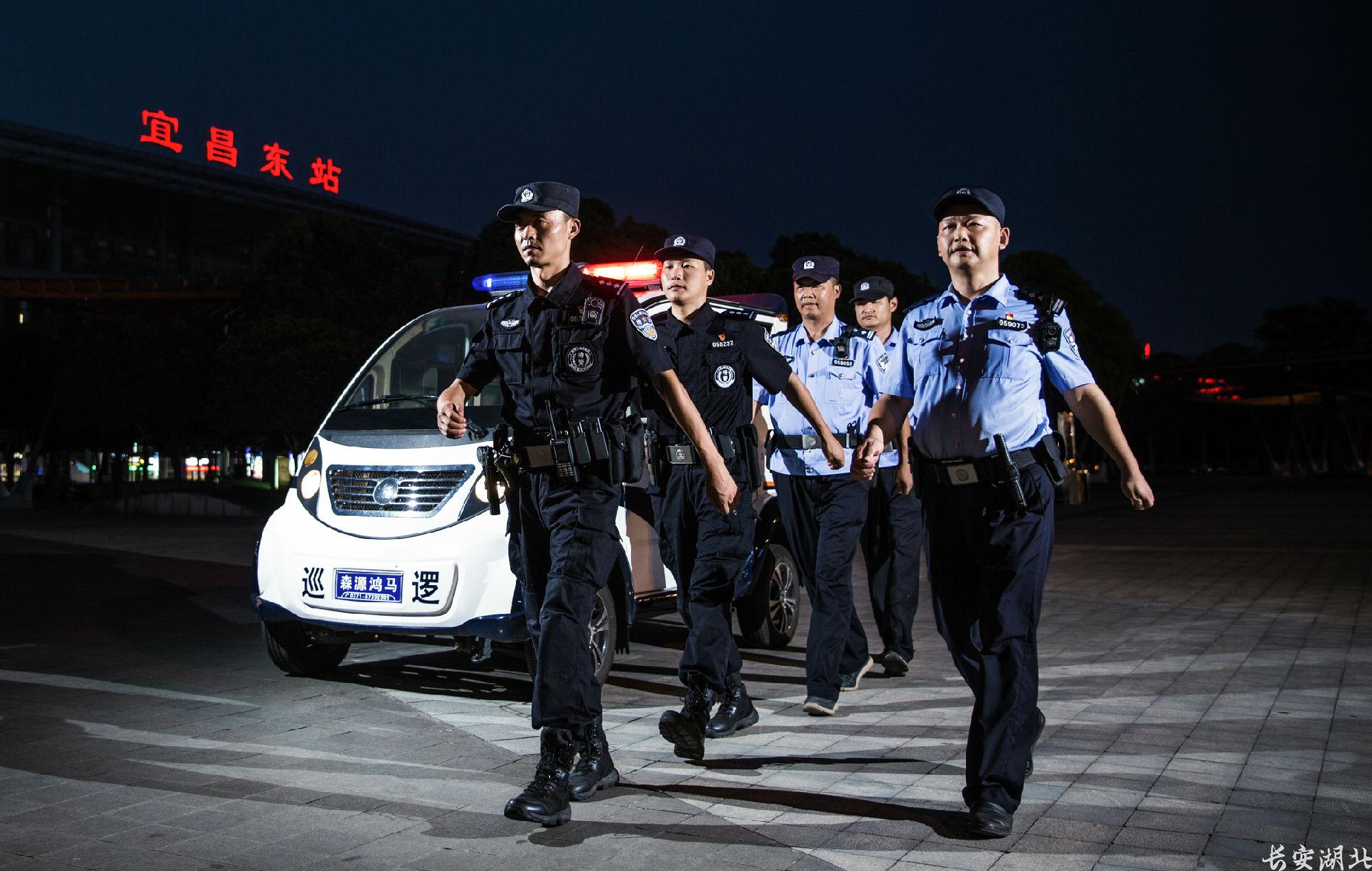 挺身愿做平安盾 俯首甘为孺子牛——对话“全国公安系统二级英雄模范”王劲松 